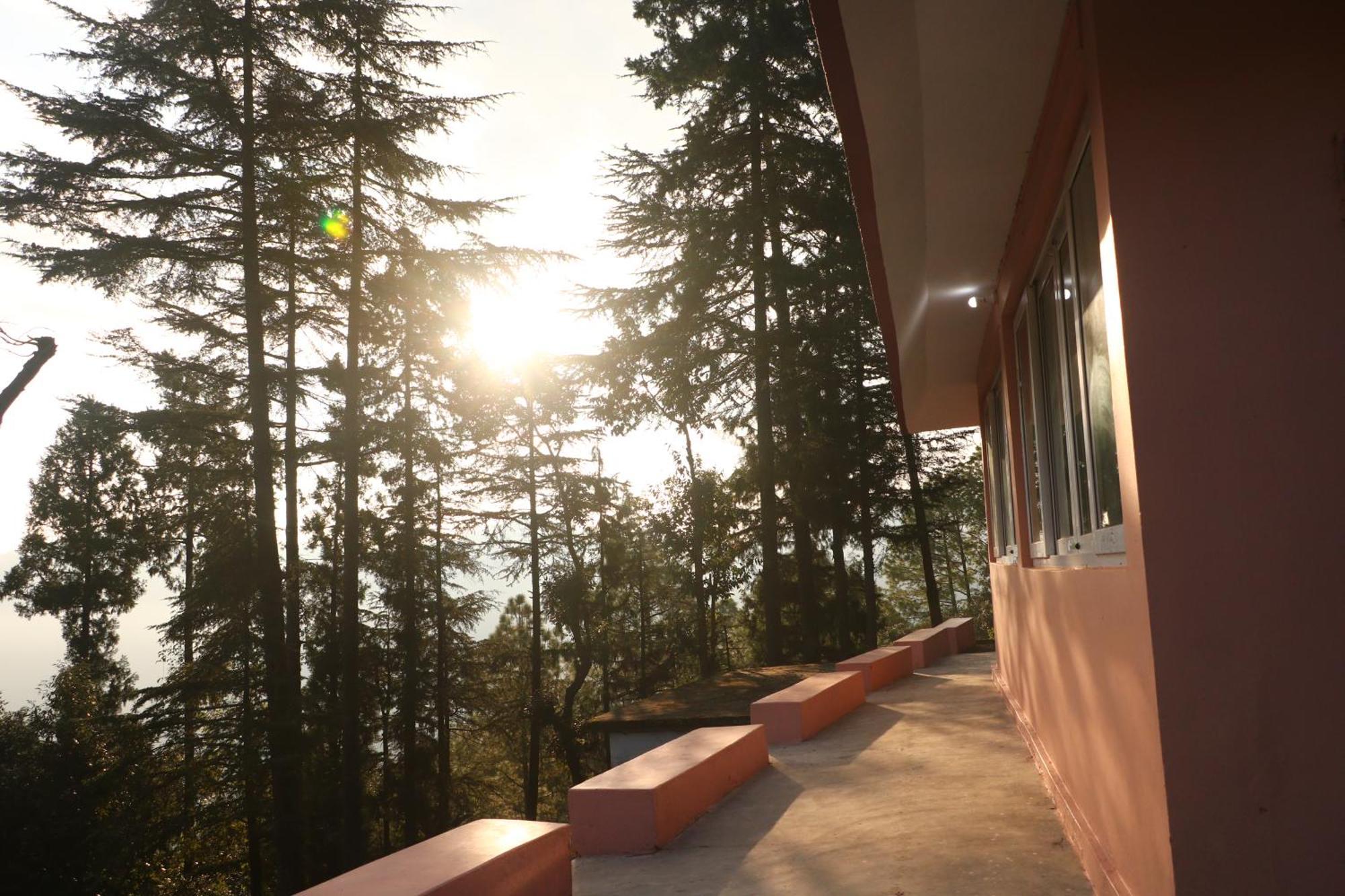The Deodar Inn Pauri Ngoại thất bức ảnh