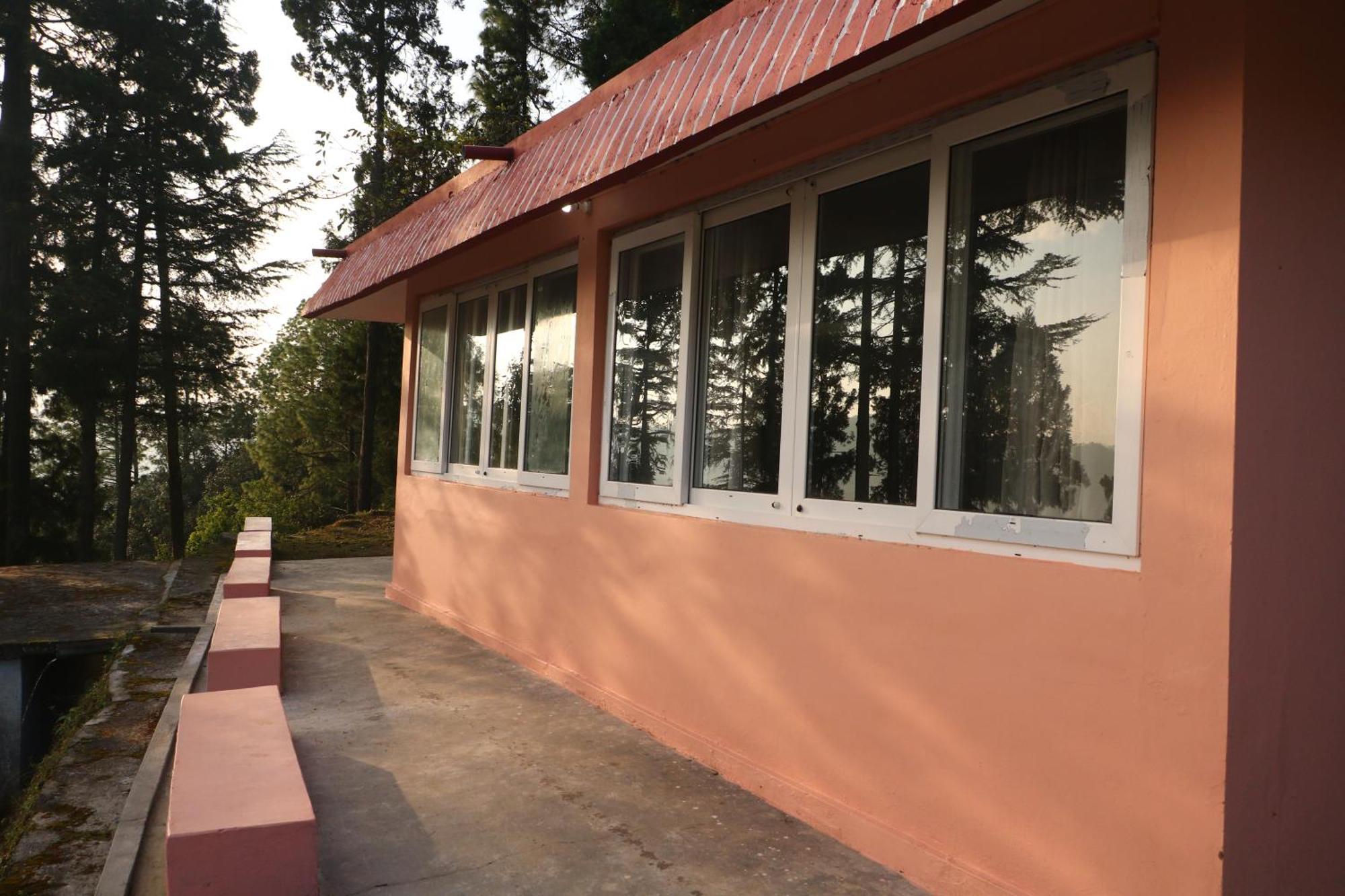 The Deodar Inn Pauri Ngoại thất bức ảnh